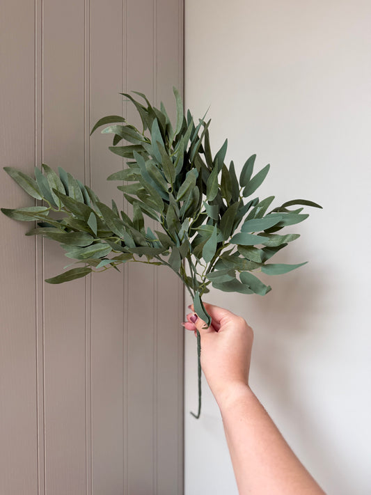 Green Ruscus Foliage Spray