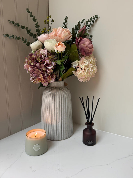 Sleek Ribbed Ceramic Vase - NalaWillowCo