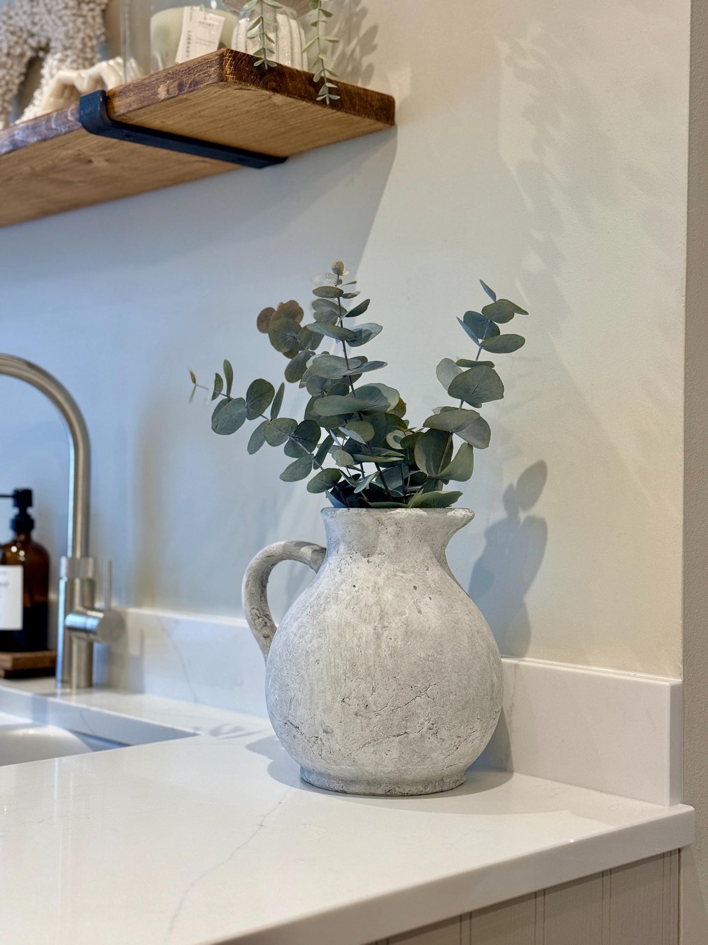 Rustic Stone Jug Vase – Distressed Grey Concrete Effect