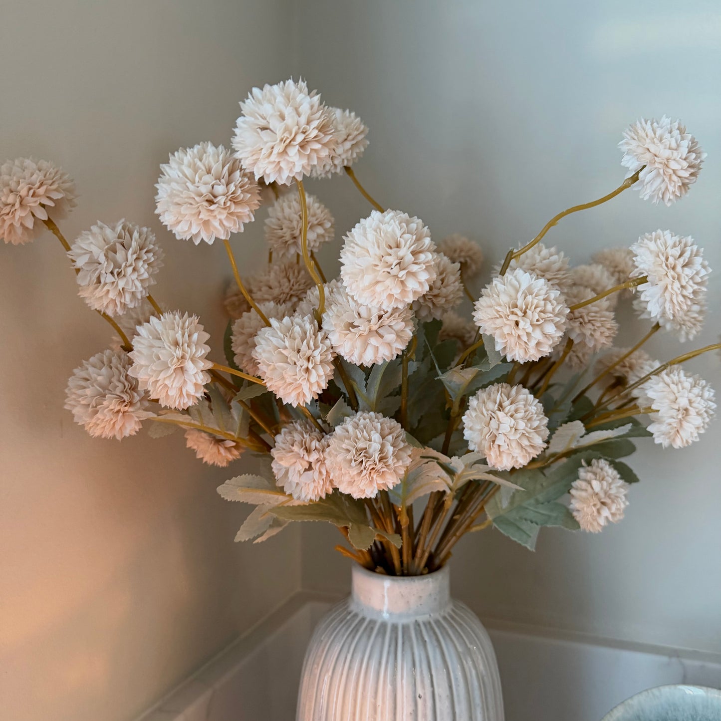 Nude PomPom Sprays