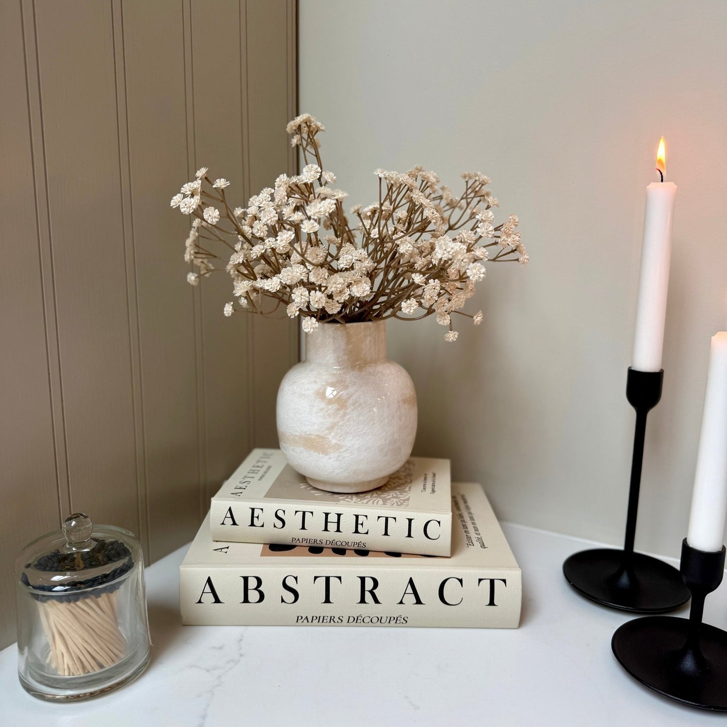Marbled Ceramic Vase with Cream Gyp - NalaWillowCo