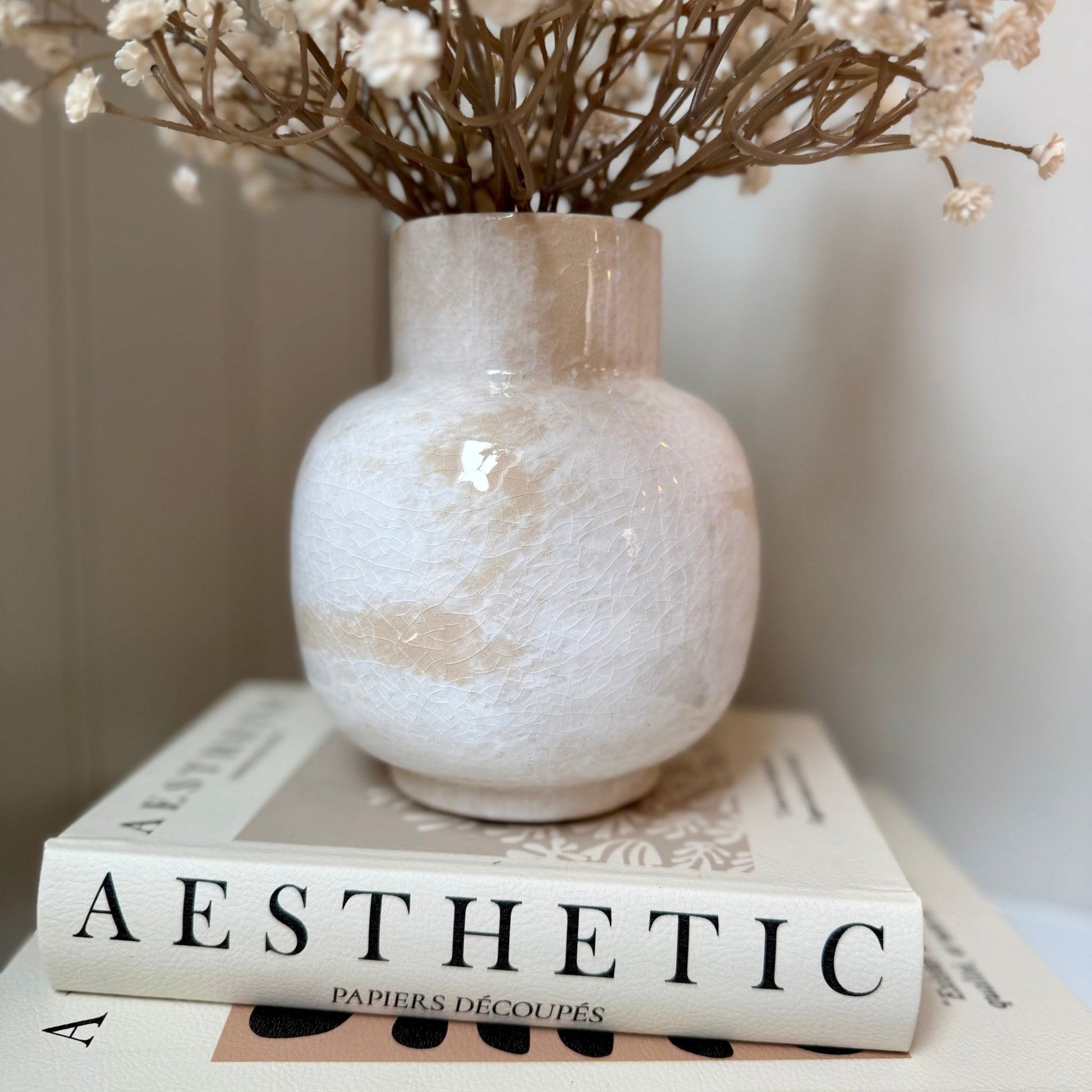 Marbled Ceramic Vase with Cream Gyp - NalaWillowCo