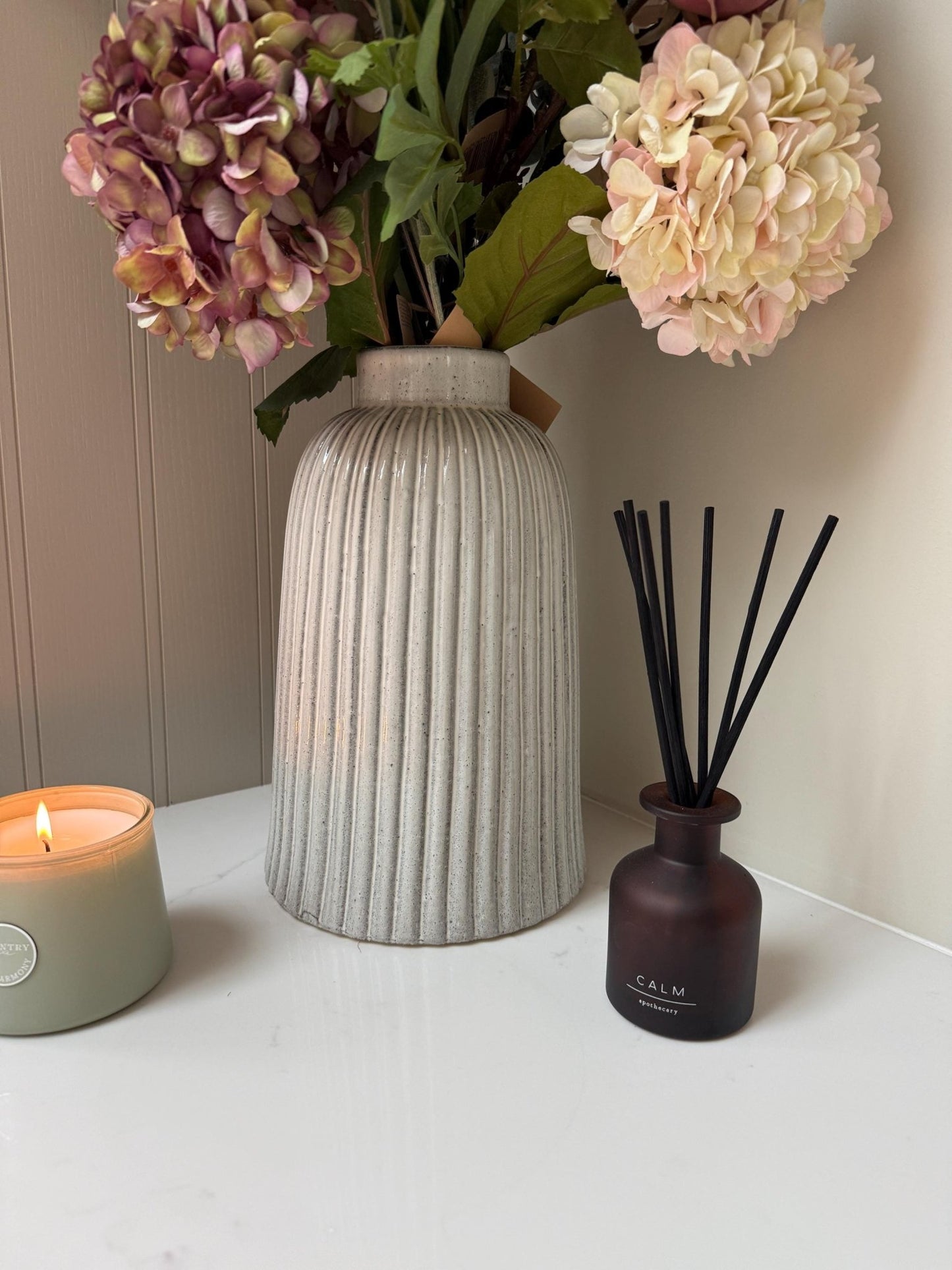 Sleek Ribbed Ceramic Vase - NalaWillowCo
