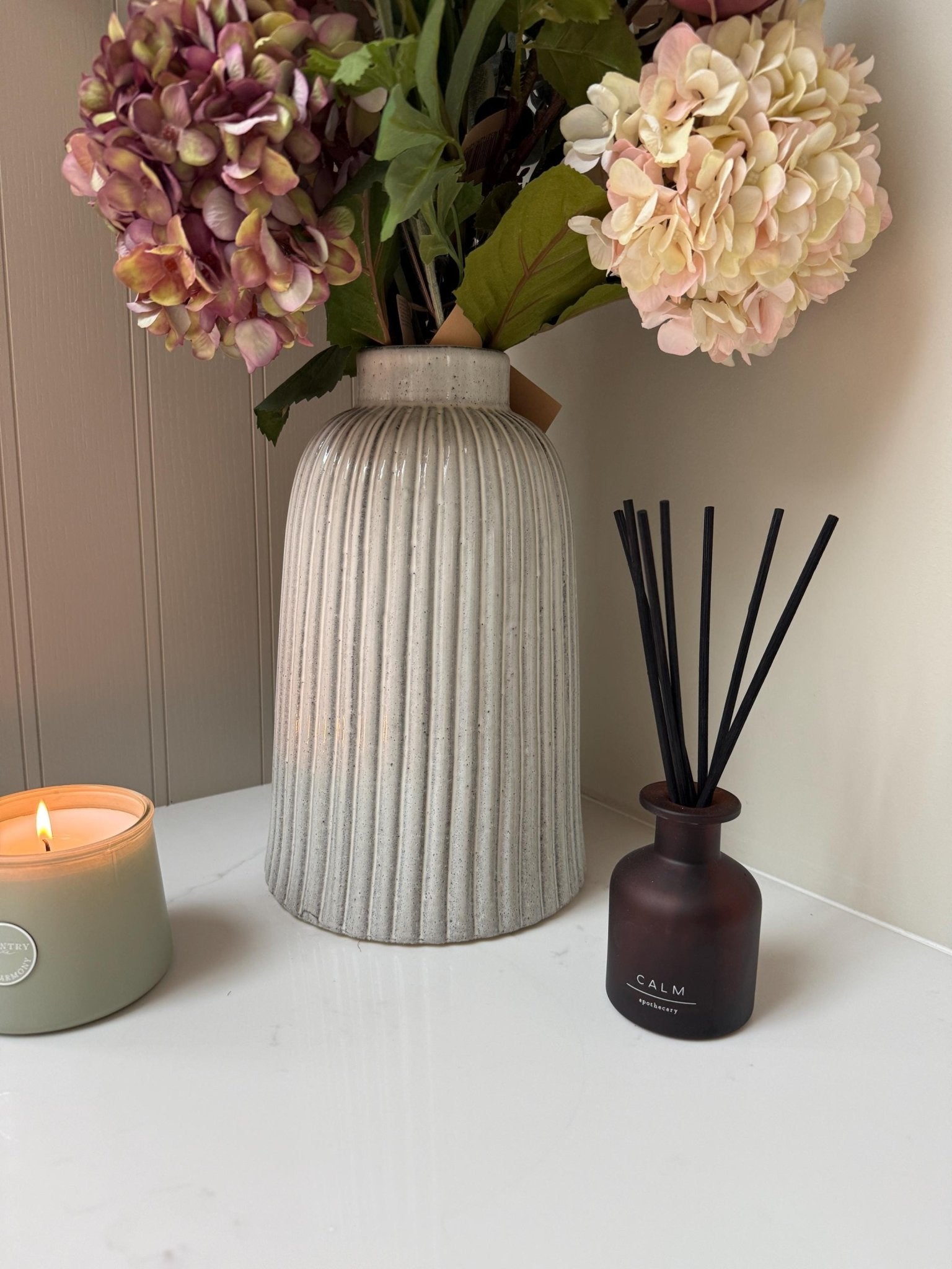 Sleek Ribbed Ceramic Vase - NalaWillowCo
