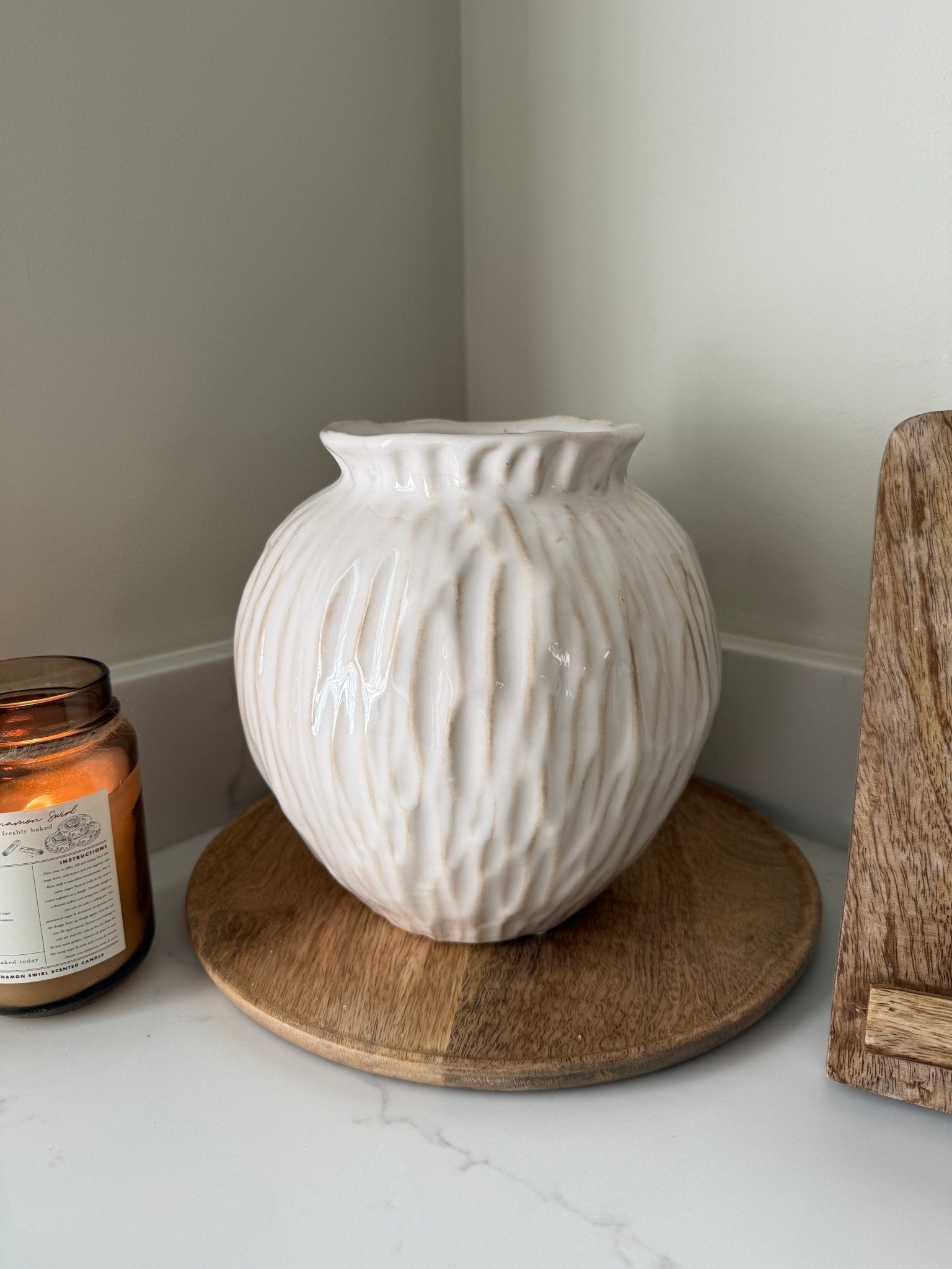Textured White Ceramic Vase – Numa Round Vase - NalaWillowCo